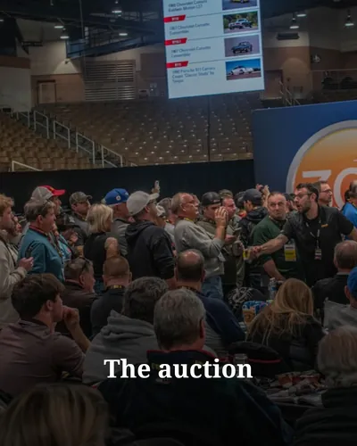 Cover image for The auction